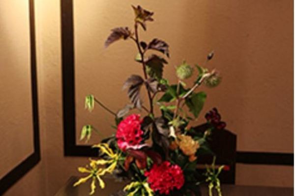 F.L.ライトの建物で花を活ける 「Décoration Florale―デコラシオン フローラル【芸術文化】